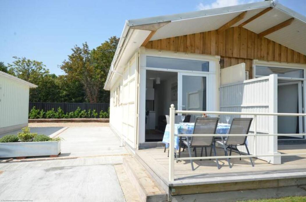 Lake Lodges Chichester Extérieur photo