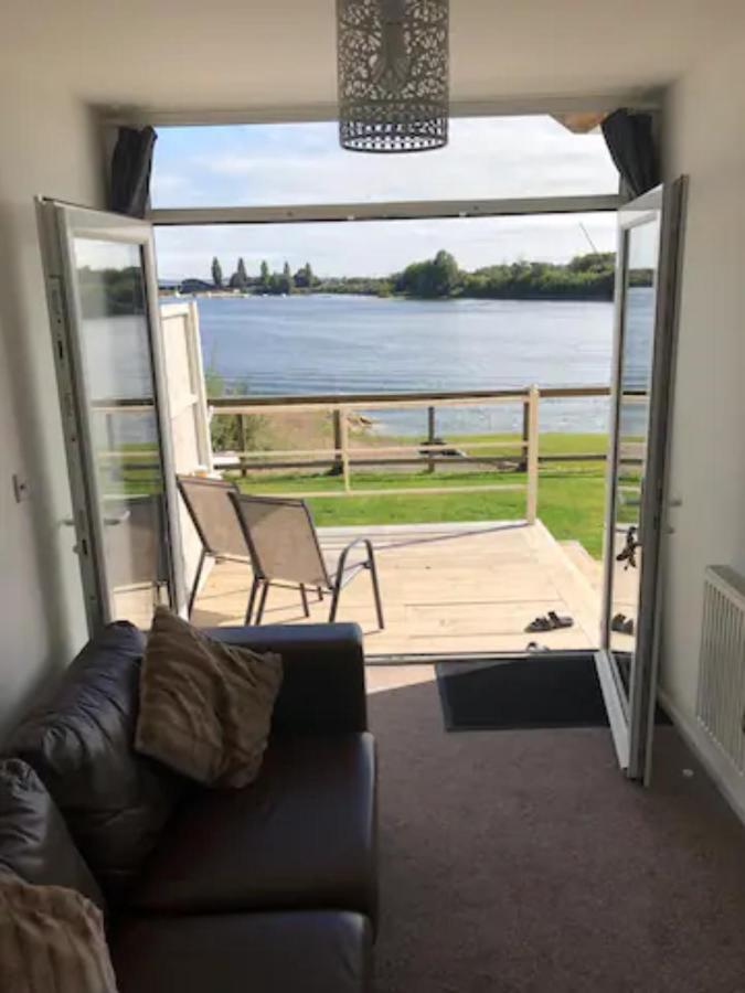 Lake Lodges Chichester Extérieur photo